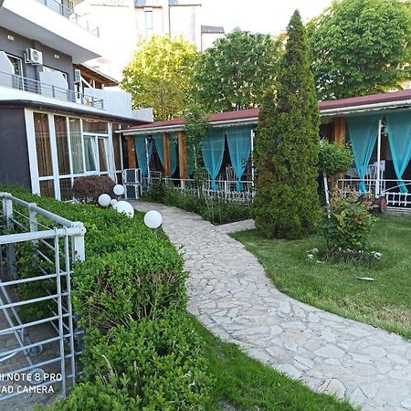 Danita Apartments & Diva Restaurant Bbq&Pool Bar Warna Exterior foto