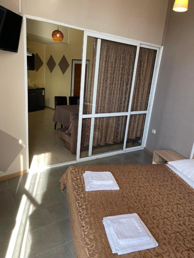 Danita Apartments & Diva Restaurant Bbq&Pool Bar Warna Exterior foto