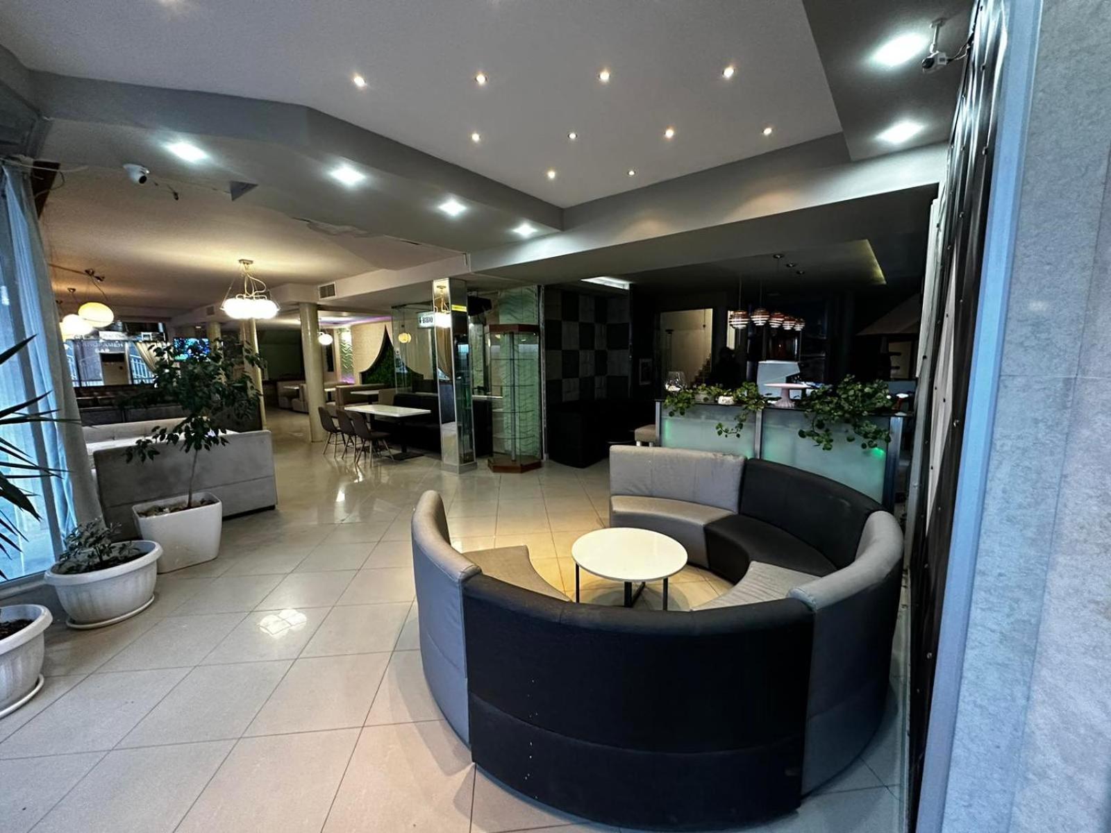 Danita Apartments & Diva Restaurant Bbq&Pool Bar Warna Exterior foto